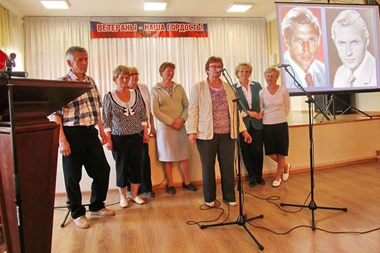 Родные Николая Олялина тепло поблагодарили вологжан  за память о близком им человеке. Фото автора 