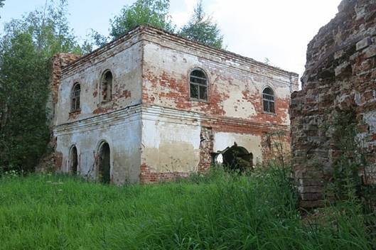 Руины Григориево-Пельшемского храма. Фото Андрея Сальникова