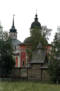 Ризоположенская церковь из села. 1485 г. Вид с севера