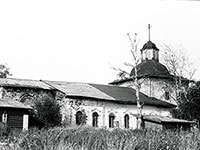 Церковь Варвары Великомученицы в д. Неклюдиха Вожегодского района. Фото 1986 г.