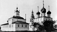 Храмы Георгиевского прихода (слева теплая, справа холодная). Фото П. Павлова. 1914 г.