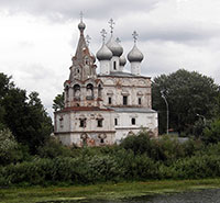 Церковь Иоанна Златоуста. Вид с противоположного берега р. Вологды