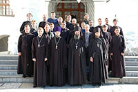 Наставники и ученики. Фотография на память о начале учебного года в Вологодской духовной семинарии. Фото 2015 г.