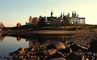 Вид на монастырь с Бородаевского озера