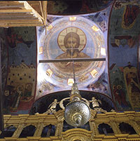 Успенский собор. Иконостас и купол. Фото 2001 г.