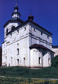 Церковь Архангела Гавриила. Вид с юго-востока. Слева: монастырская колокольня