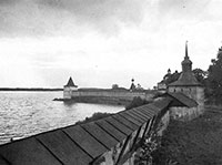 Вид из Ивановского монастыря в сторону Успенского собора