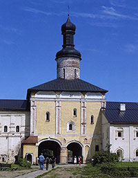 Святые врата и церковь Иоанна Лествичника. 1572 г.