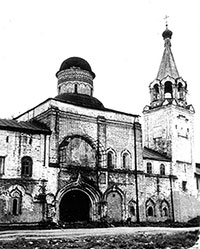 Спасо-Прилуцкий монастырь. Надвратная церковь Вознесения Господня. Фото 1981 г.