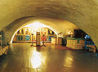 Храм преподобного Димитрия Прилуцкого (в нижнем этаже Спасского собора). 1999 г.