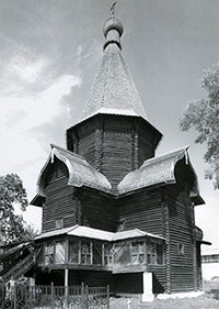 Деревянная Успенская церковь, вид с юго-запада