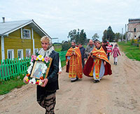 Крестный ход на родине священномученика Павла Малиновского в с. Шелота Верховажского района