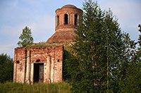 Церковь Покрова Пресвятой Богородицы в д. Чижово (1862 г.). Фото 2011 г.
