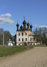 Никольская церковь и Никольская часовня в с. Никольское. Фото И. Ю. Тарасова, 17 мая 2008 г.