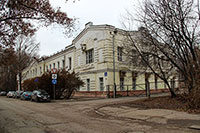 В здании Череповецкого университета на просп. Луначарского (д. 5) до революции располагалось реальное училище. При нем была домовая церковь, устроенная в память Александра III, пристроенная к училищу в 1897-1898 гг. Закрыта в 1920 г.