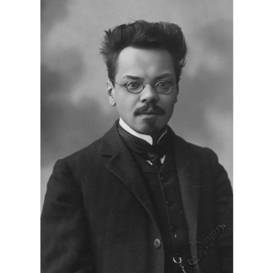 Источник:https://yandex.ru/images/search?pos=1&img_url=https%3A%2F%2Flavkapisateley.spb.ru%2Fimage%2Fcache%2Fcatalog%2Fblog%2Fbio_dictionary%2Fremizov-650x650.jpg&text=%D1%80%D0%B5%D0%BC%D0%B8%D0%B7%D0%BE%D0%B2%20%D0%B0%D0%BB%D0%B5%D0%BA%D1%81%D0%B5%D0%B9%20%D0%BC%D0%B8%D1%85%D0%B0%D0%B9%D0%BB%D0%BE%D0%B2%D0%B8%D1%87&lr=21&rpt=simage&source=wiz