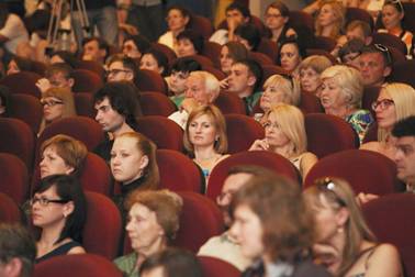 В прошлом году показы VOICES посетило 20 тысяч зрителей. В этом году рекорд может быть побит