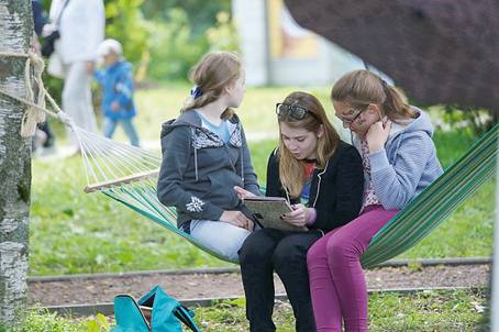 Пикник VOICES на Соборной горке на два дня стал местом отдыха для вологжан всех возрастов. Фото Валентины Певцовой 