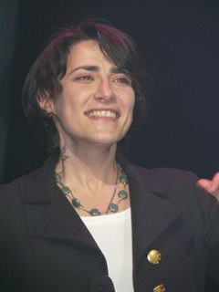 На церемонии открытия Бутч вспоминала, как в детстве покупала пирожные в буфете ТЮЗа. Фото Марии Жаренковой