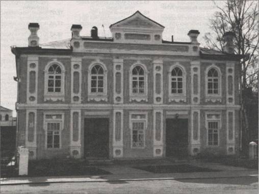 Бывшее здание кинотеатра «Темп» (ныне фондохранилище музея-заповедника, Советский