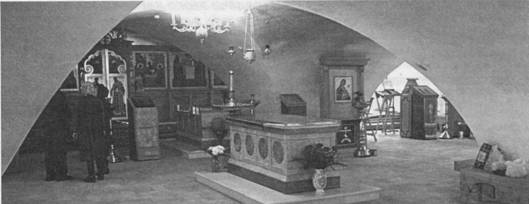 Теперь раки стоят точно над теми местами, где лежат мощи преподобных Димитрия и Игнатия Прилуцких