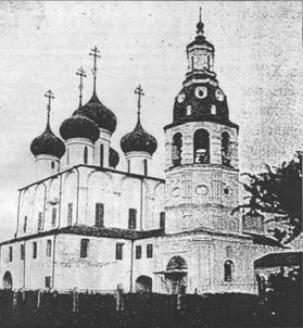 Георгиевский храм (холодный). Располагался в начале улицы Гоголя, в излучине реки Вологды