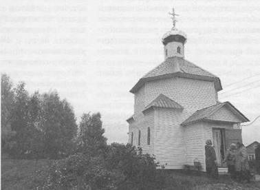 История знала времена, когда Стрелицкий приход Спасо-Преображенской церкви насчитывал более шести тысяч человек, в воскресные и праздничные дни люди усердно посещали храм – все были православными. Сегодня в Бирякове около тысячи жителей…