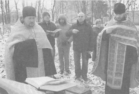 Перед началом работ был совершен молебен. Фото Алексея Колосова