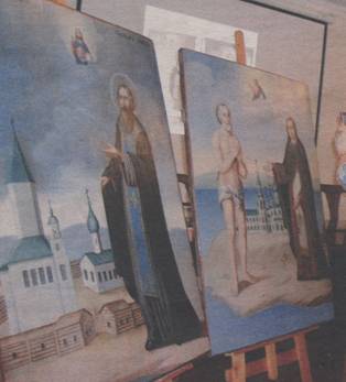 Иконы с изображением Александра Куштского (слева), Василия и Иоасафа Каменских после реставрации.