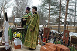 Молебен совершили протоиерей Алексий и диакон (ныне иерей) Сергий Власов