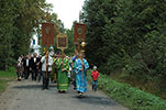 По окончании Литургии участники богослужения крестным ходом направились к Герасимовской часовне