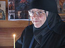 Монахиня Серафима много усилий положила, помогая построить эту часовню, и молитва в этом освященном страданиями месте для нее много значит 