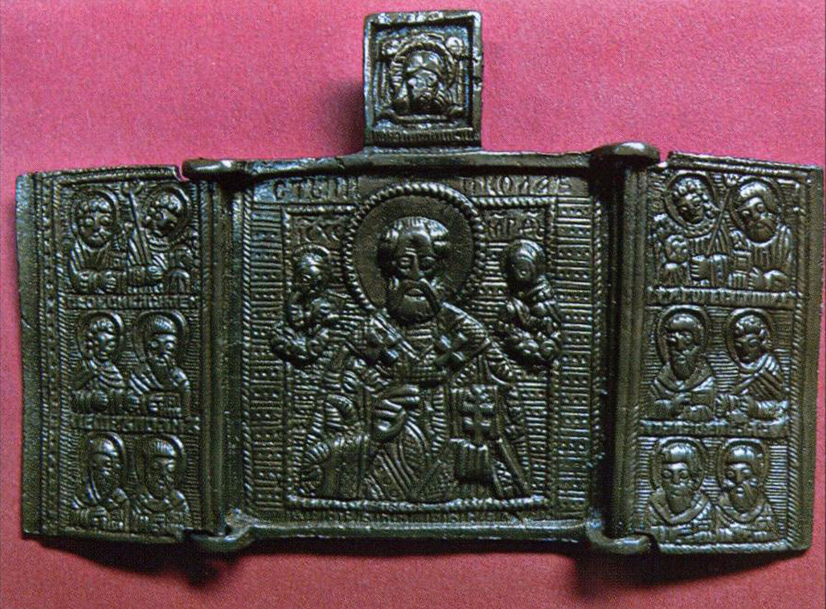 Трехстворчатый медный складень деисус. Избранные святые». Складень иконы ильи пророка. Складень икона богоматерь владимирская. Складень солдатский нательный 18-19 века.