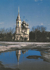 Вологда. Храм Сретения (1731-1735 гг., колокольня 1830-х гг.), Набережная VI Армии, 85.
