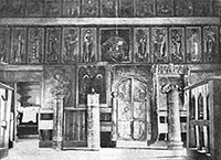 Древний иконостас и подсвечники из Благовещенской церкви