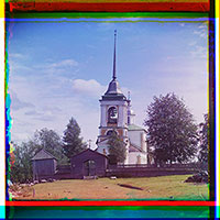 Село Каргулино. Каменная Троицкая церковь, построенная в 1757 г. на месте монастырской деревянной. Усть-Шехонский Троицкий мужской монастырь был упразднен в 1764 г. Фото С. М. Прокудина-Горского, 1909 г. 