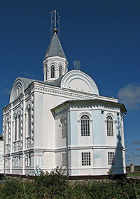 Церковь Лонгина Коряжемского в Николо-Коряжемском монастыре в Коряжме Архангельской области. Фото 2014 г.