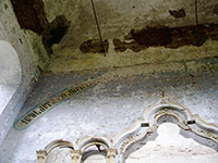 Фрагмент иконостаса и восточной стены основного объема
