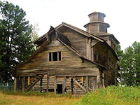 Церковь Троицы Живоначальной  на территории бывшей Соезерской Пустыни. Западный фасад. Фот. 2016 г.