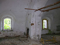 В советское время в Режской Николаевской церкви была маслодельня. Под побелкой, вероятно, находятся росписи XIX в. Фото 2013 г.