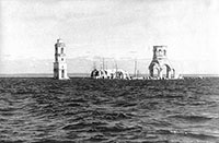 Леушино (акватория Рыбинского водохранилища). Иоанно-Предтеченский Леушинский женский монастырь. Фото 1950-х гг. Оригинал фотографии хранился в архиве Дарвинского Государственного заповедника, а затем был передан в храм св. Иоанна Богослова Леушинского подворья