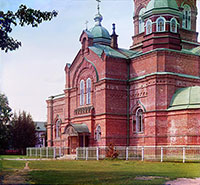 Летний собор в Леушинском монастыре. Фото С. М. Прокудина-Горского, 1909 г. Реставратор: Сергей Прохоров