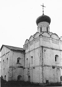 Спасо-Прилуцкий монастырь. Церковь Введения во храм Пресвятой Богородицы. Вид с юго-востока. Фото 1981 г.