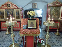 Интерьер Андреевского храма г. Вологды. На аналое – икона священномученика протоиерея Николая Замараева