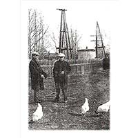 Н. И. Матвеев и Н. М. Рубцов в Бабаеве на стадионе «Локомотив». Автор фотографии: В. Лукошников