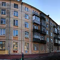 В этом доме по адресу: Череповец, ул. Ленина, д. 113-б, кв. 32 жила Галина Березина, знакомая Николая Рубцова