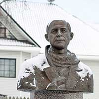 Памятник Н. М. Рубцову в Череповце. Скульптор А. Шебунин