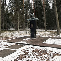 Памятник А. Я. Яшину на Бобришном угоре. Автор фотографии: Елена Муланги. Дата съемки: 2021 г.