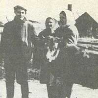 Николай Рубцов среди жителей с. Никольское Тотемского района Вологодской области. 1964–1965 гг.