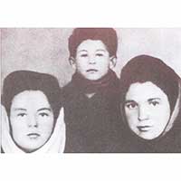 Коля Рубцов с воспитательницами Никольского детдома